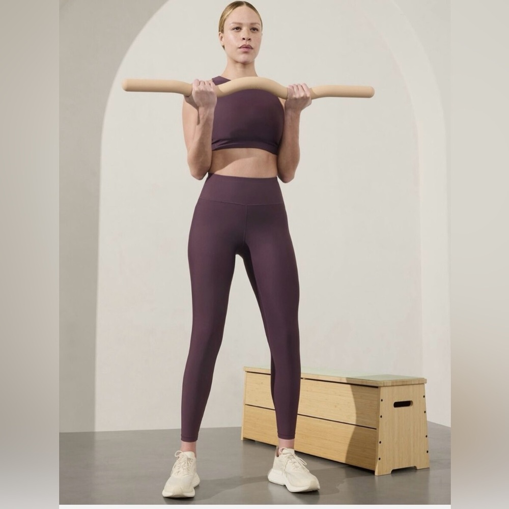 Never worn - Athleta Interval High Rise Legging - Small